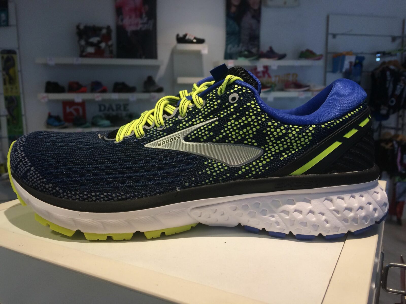 brooks ghost 11 m